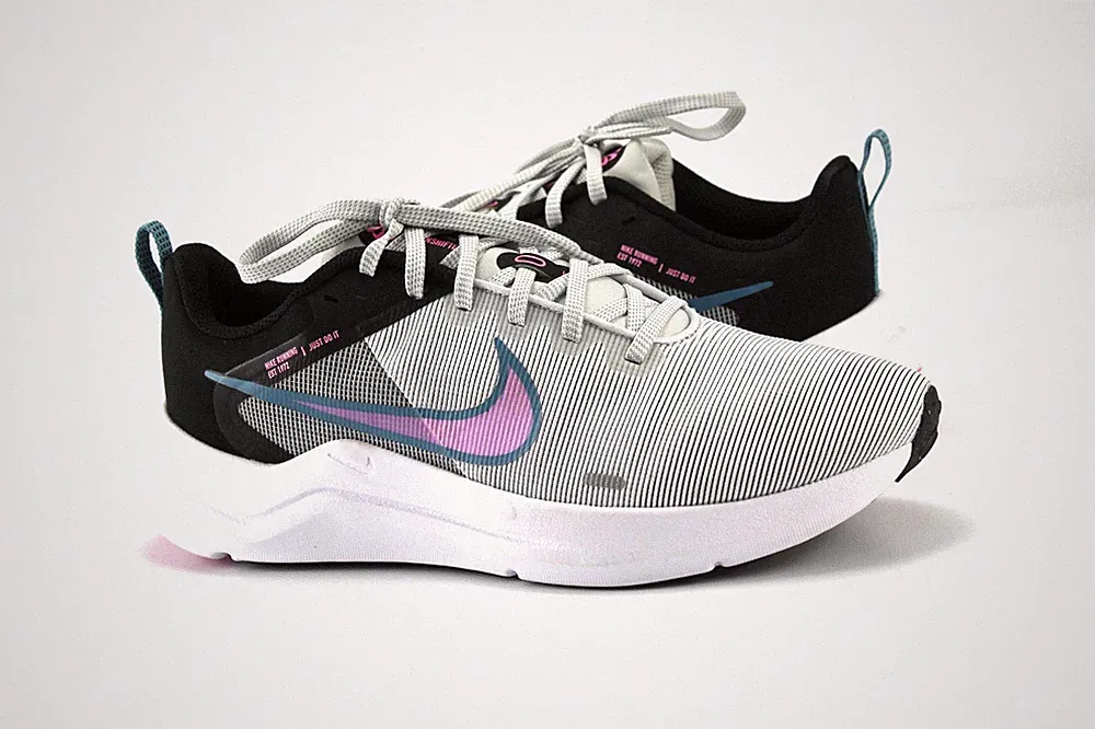 Nike Downshifter 12 Gr.41 Damen Sneaker Laufschuh Mesh Grau WIE NEU T 490