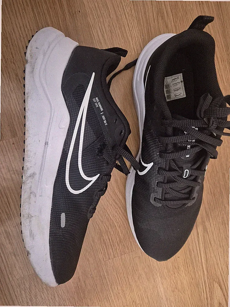 Nike Downshifter 12 Road Damen Laufschuhe gebraucht Gr. 40,5