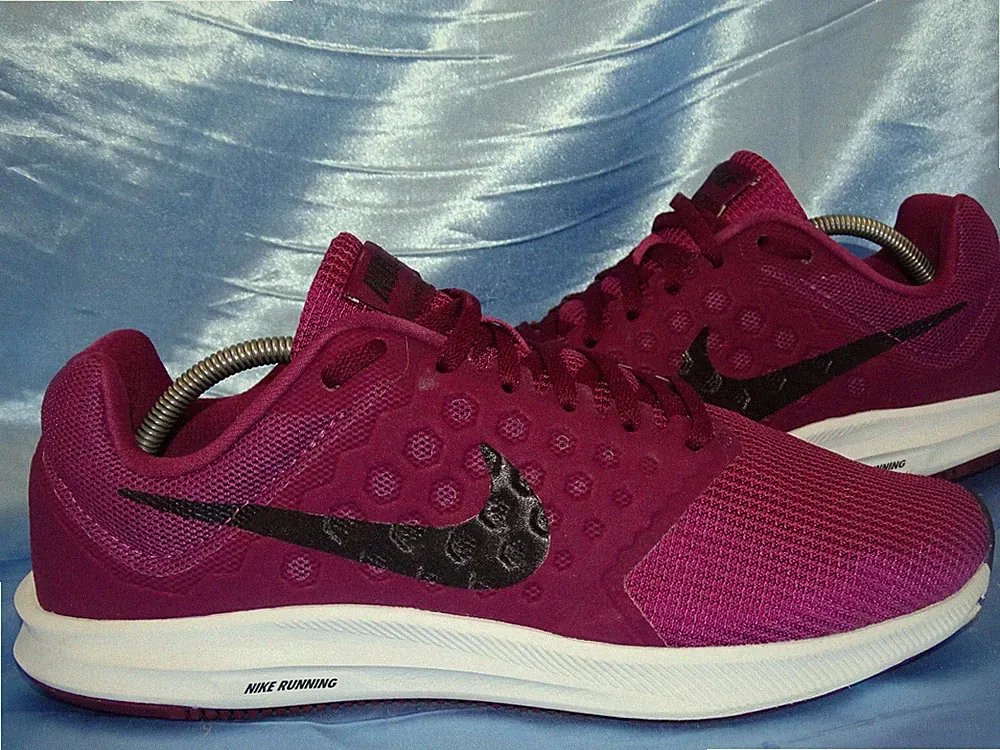 NIKE DOWNSHIFTER 7 BERRY GR 41 DAMEN LAUFSCHUHE SNEAKER SPORTSCHUHE ZOOM D83