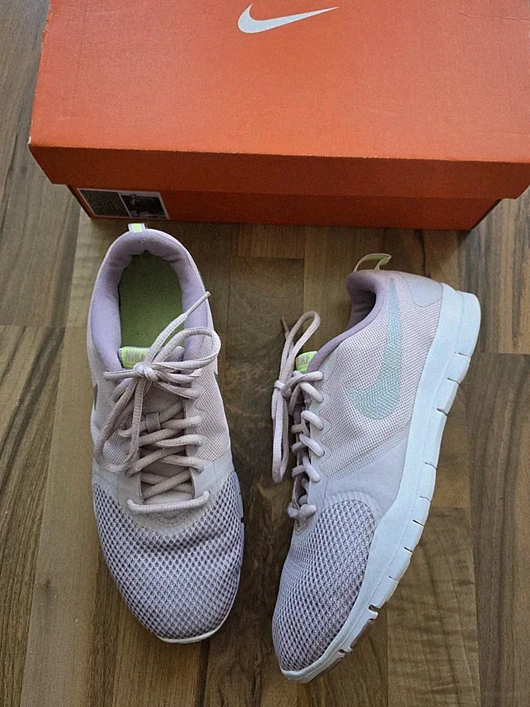 Nike Flex Essentials Damen Sneaker Gr.42 Sport Sneaker Laufschuhe Atmungsaktiv