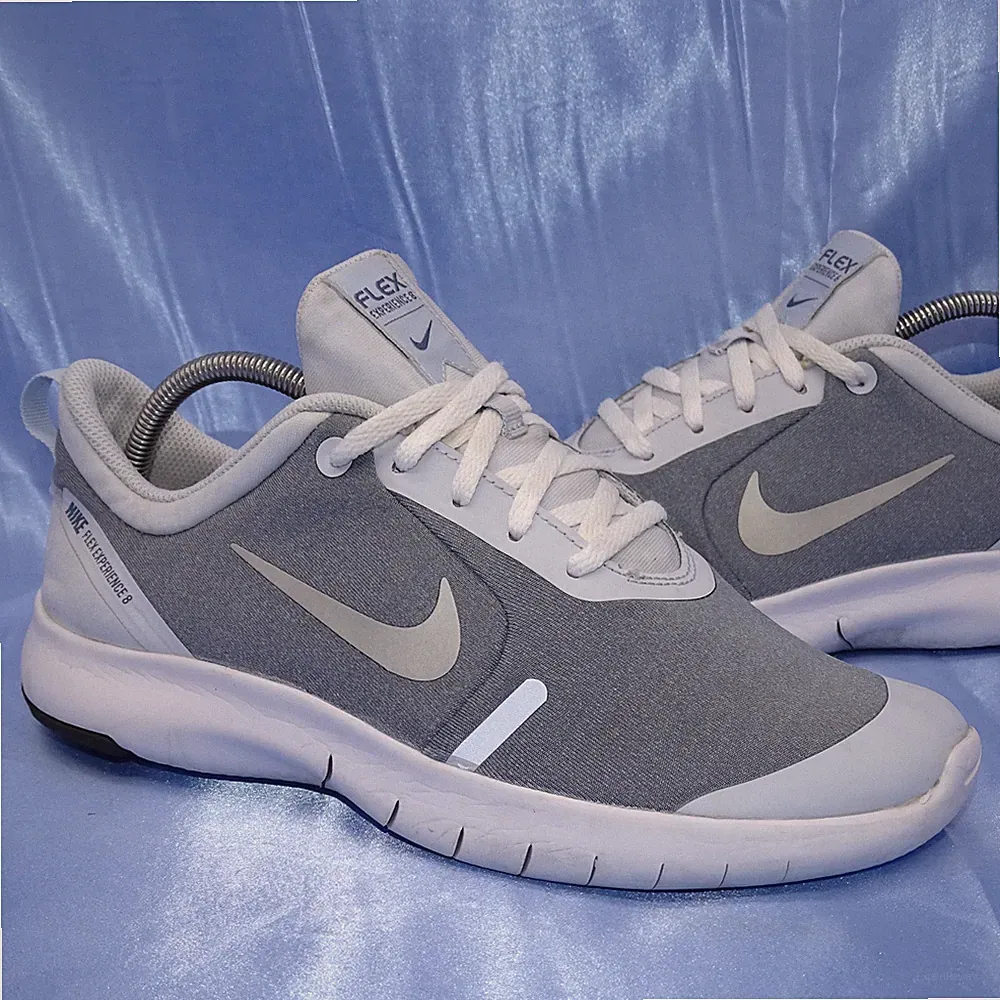 NIKE FLEX EXPERIENCE 8 SNEAKER GR 39 SCHUHE DAMEN LAUFSCHUHE PEGASUS FREE GRAU