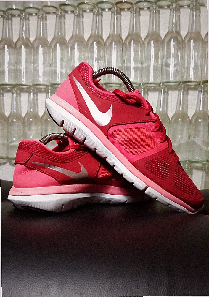 Nike Flex Running Sneaker / Laufschuhe / Joggingschuhe / Fitness / Größe 37,5