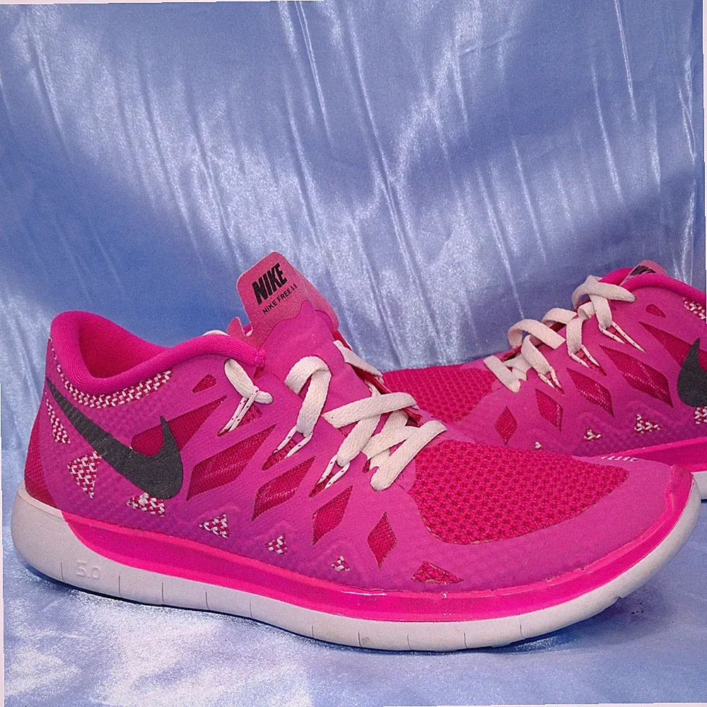 NIKE FREE 5.0 GR 38,5 LAUFSCHUHE DAMEN SNEAKER SCHUHE RUNNING ZOOM ROSA