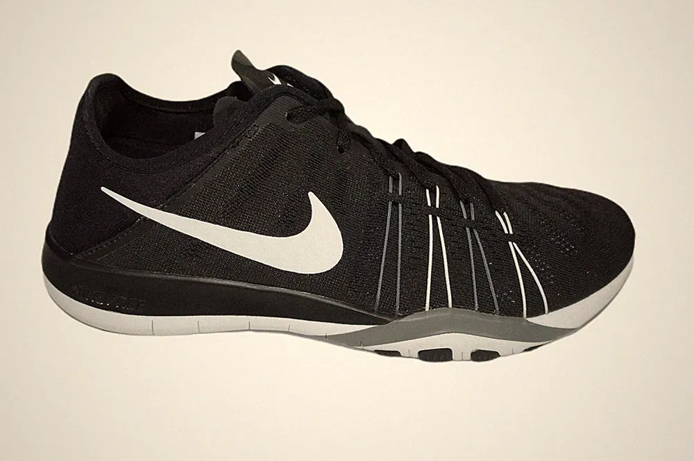 Nike Free TR 6 WMN schwarz Gr. EUR 36 Schuhe Sneaker Turn- Laufschuhe Fitness