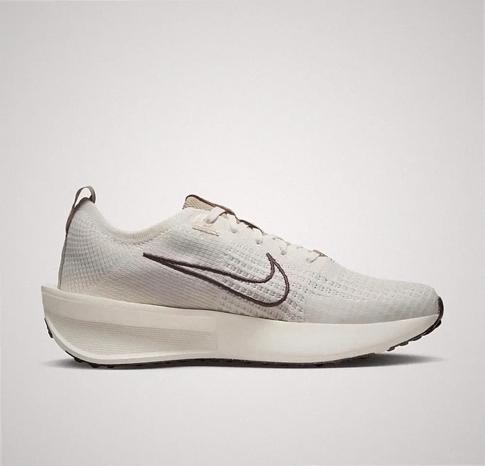 Nike Interact Run Gr. 42 Neu mit Karton Laufschuhe Sneaker