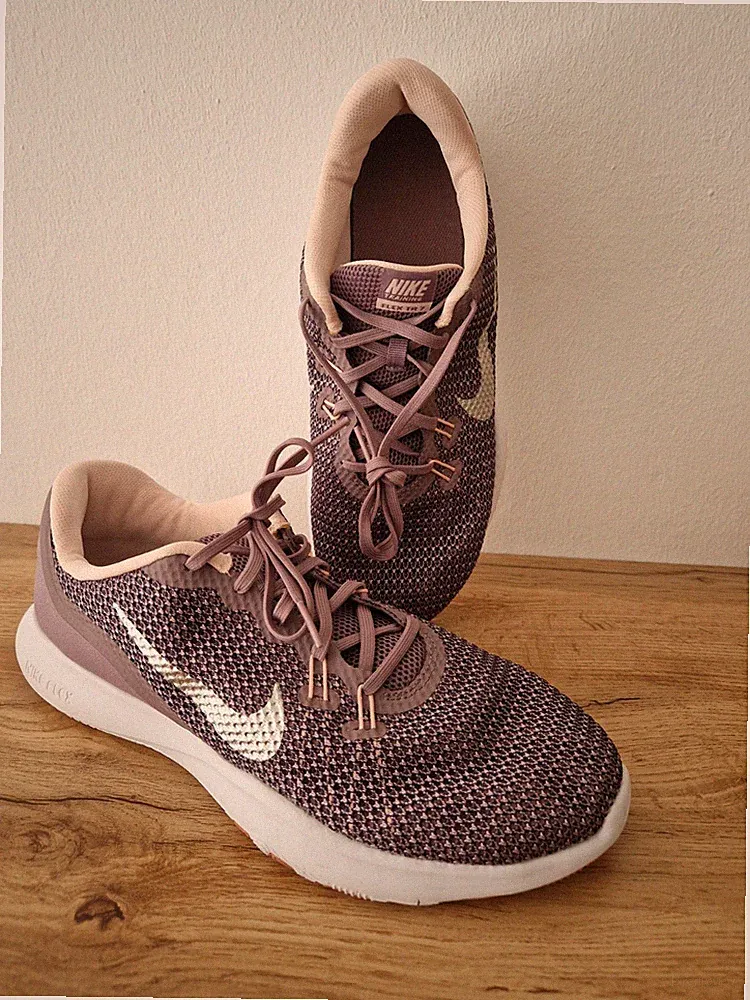 Nike Laufschuh Sportschuh Running Gr 41 neuwertig