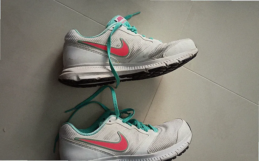 Nike Laufschuhe Downshifter 6 Weiß Fuchsia 38,5