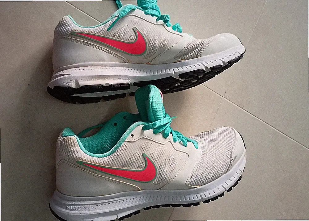 Nike Laufschuhe Downshifter 6 Weiß Fuchsia 39