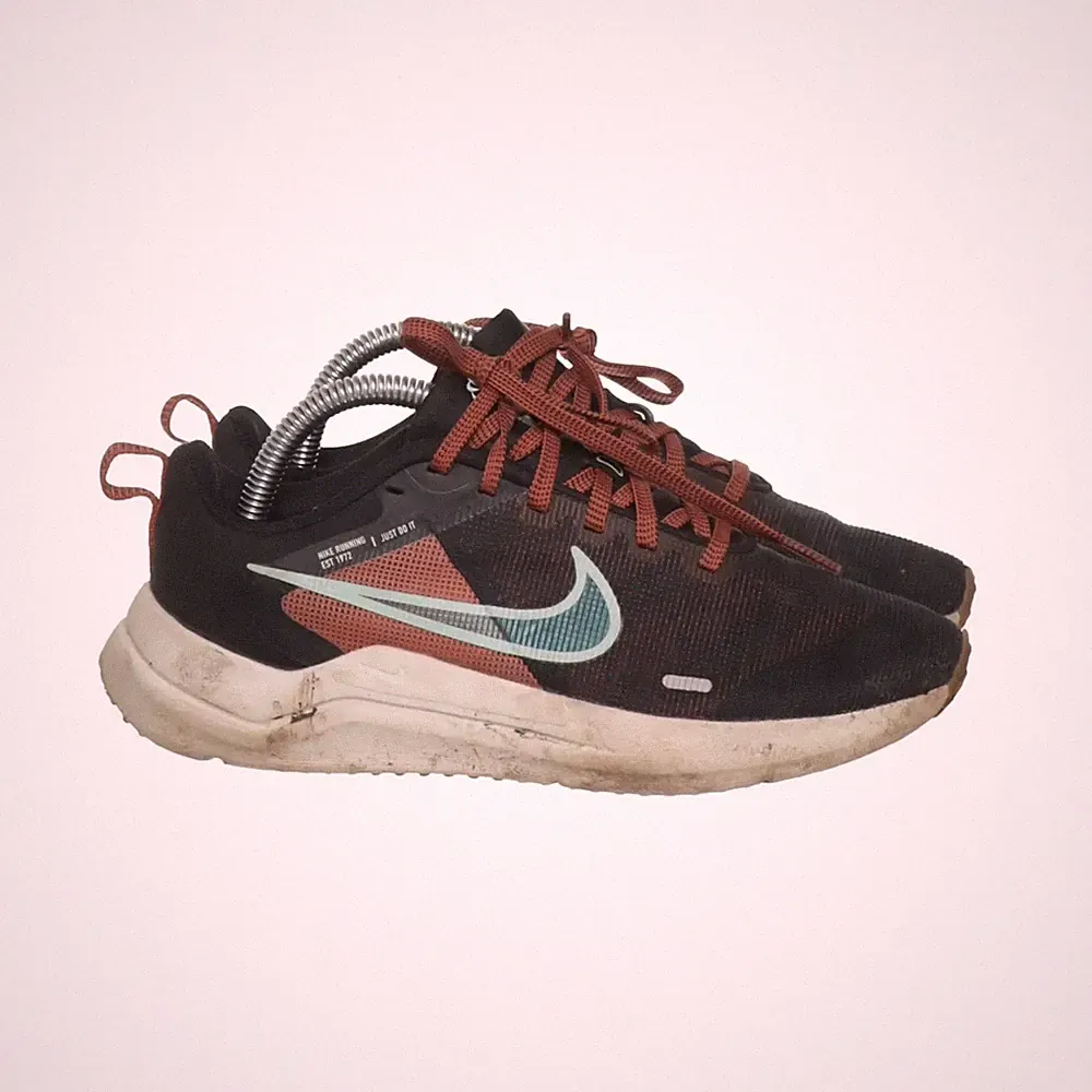 Nike, Laufschuhe, Größe: 36, Schwarz/Braun/Mehrfarbig, Damen #WQ0
