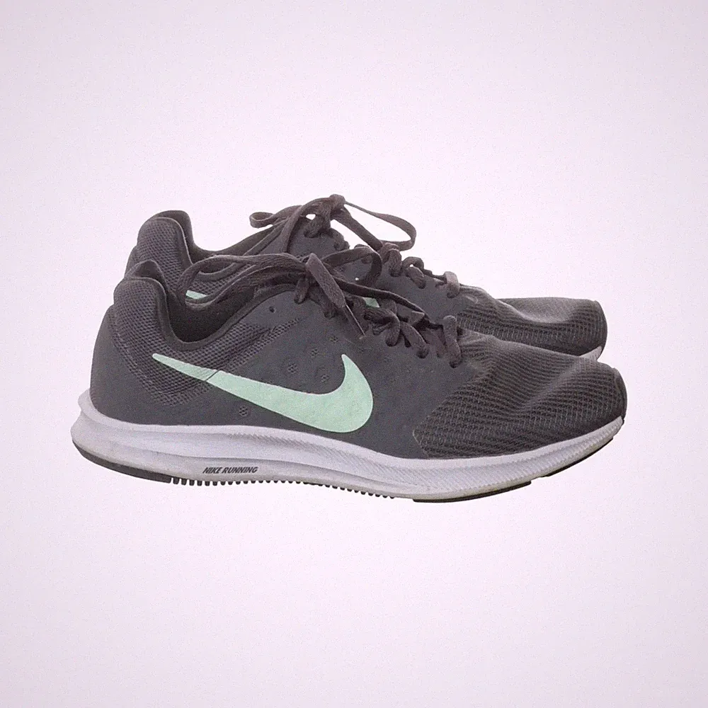 Nike, Laufschuhe, Größe: 37 1/2, model: downshifter 7, Grau/Grün, Damen #vA0