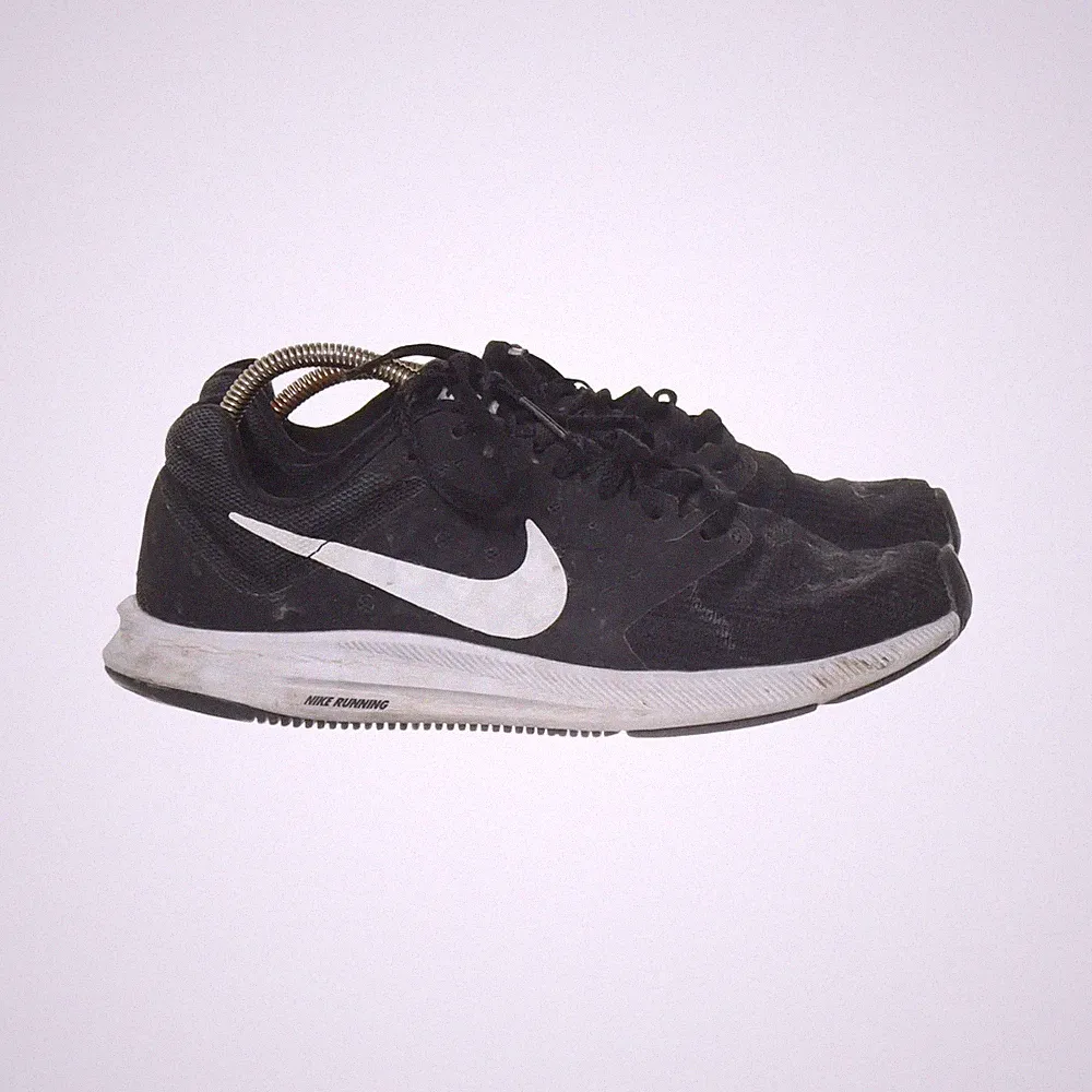 Nike, Laufschuhe, Größe: 37 1/2, model: downshifter 7, Schwarz/Weiß, Damen #pCz