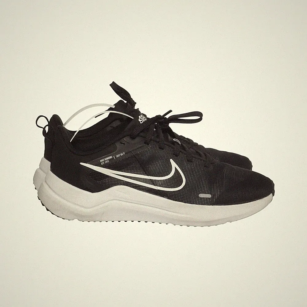 Nike, Laufschuhe, Größe: 39, Schwarz/Weiß, Damen #HPc