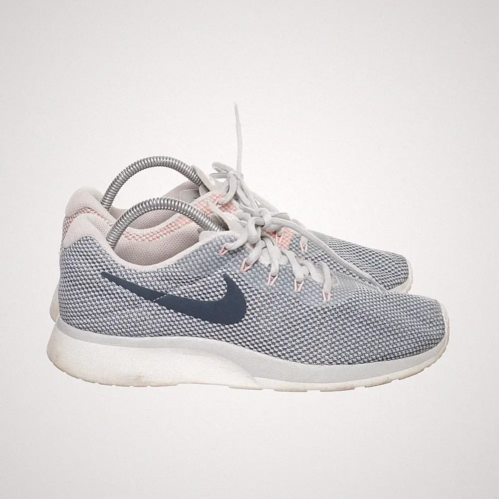 Nike, Laufschuhe, Größe: 40 1/2, Grau, Damen #lA4