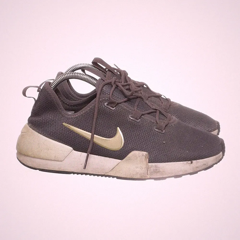 Nike, Laufschuhe, Größe: 40, Schwarz/Gold, Damen #Zeh