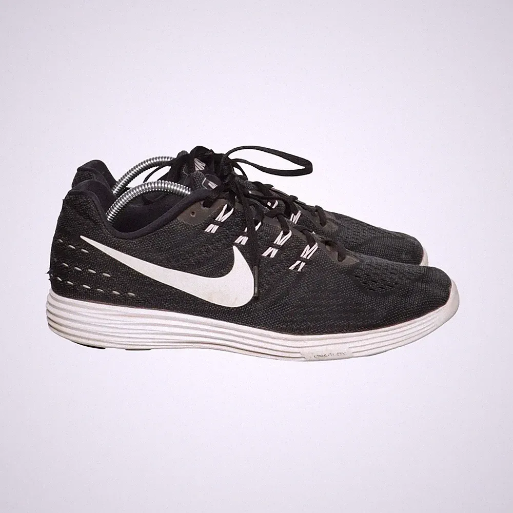 Nike, Laufschuhe, Größe: 45 1/2, Schwarz/Weiß, Damen #XP4