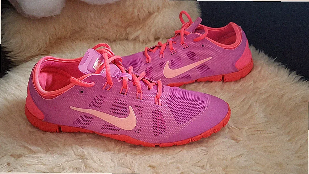 > NIKE > Laufschuhe Turnschuhe Sportschuhe Gr. 42 US 10 UK 7,5 27 cm Neuwertig!