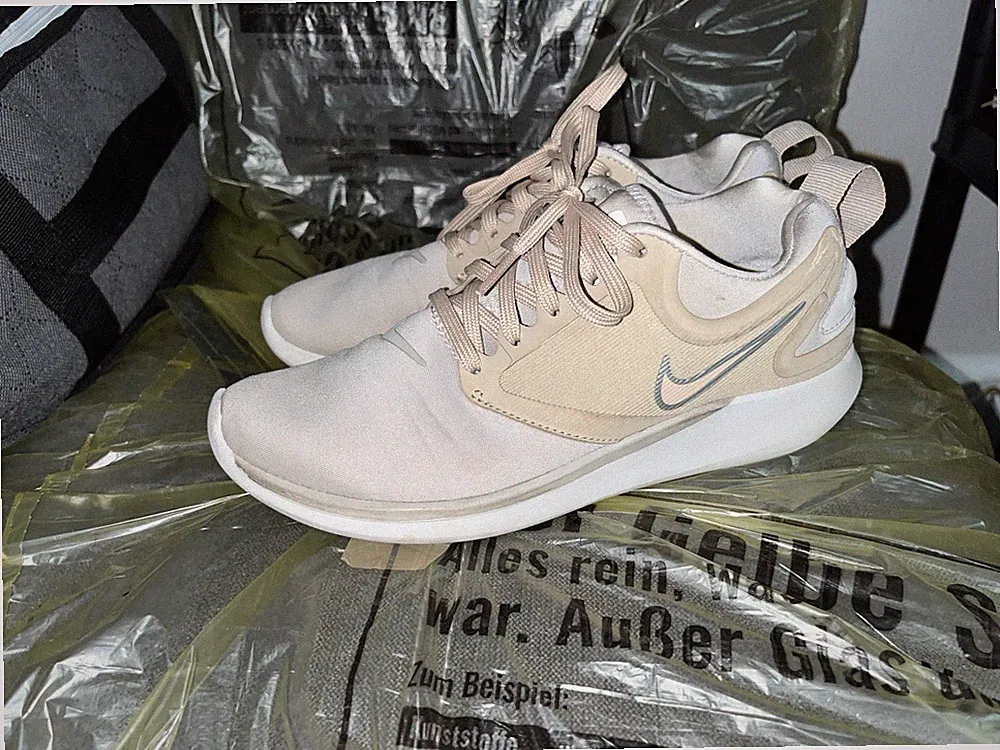 Nike LunarSolo Laufschuhe Schuhe Gr. 37,5 Beige Top Zustand Damen Mädchen