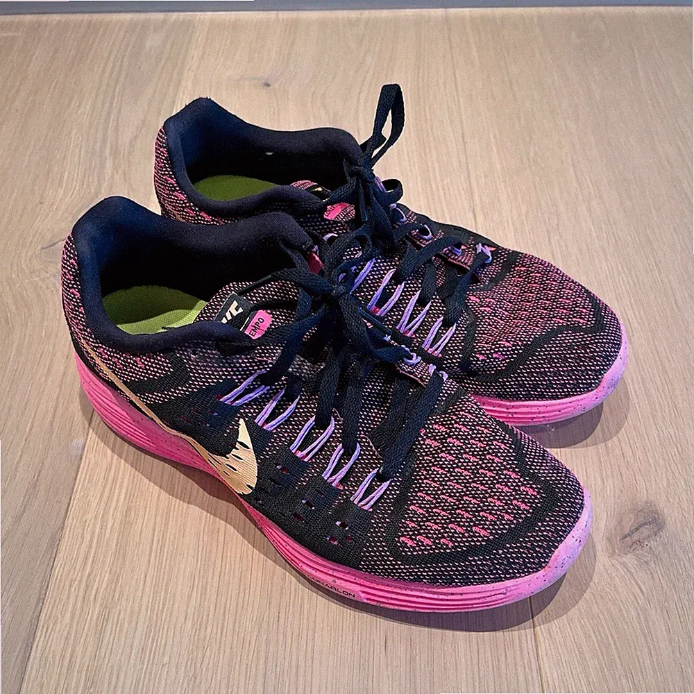 Nike Lunartempo Damen Laufschuhe Sneaker Schwarz/Pink/Lila EU 38,5