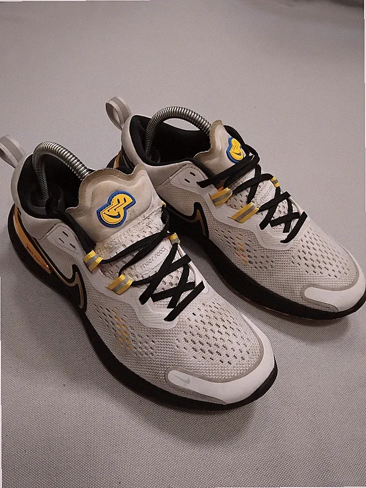 Nike Miler React White & Gold Running Sneaker Schuhe DJ0974 Größe UK 6 US8,5 EU40