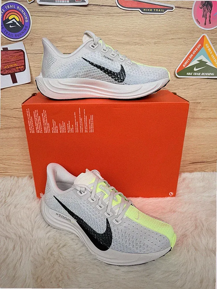 Nike Pegasus Plus Damen Laufschuhe Größe 35,5 (EU) FQ7261-006