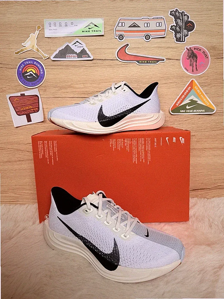 Nike Pegasus Plus Damen Laufschuhe Größe 38,5 (EU) FQ7262-101