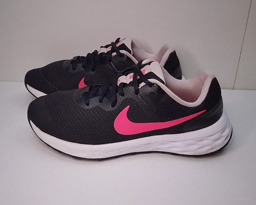 NIKE REVOLOTION 6 GRÖSSE 5,5 UK EUR 38,5 MÄDCHEN DAMEN SCHWARZ LAUFSCHUHE SNEAKER SCHUHE