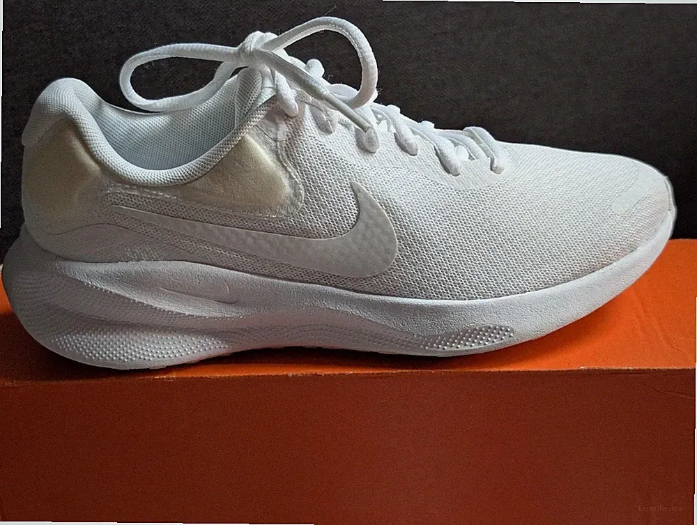 Nike Revolution 7 Damen Laufschuhe FB2208-100 White Gr. 37.5 NEU OVP