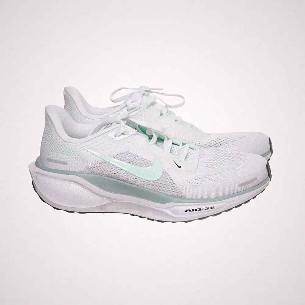 Nike Running, Laufschuhe, Größe: 42, model: quest 6, Weiß/Grün, Damen #TX7