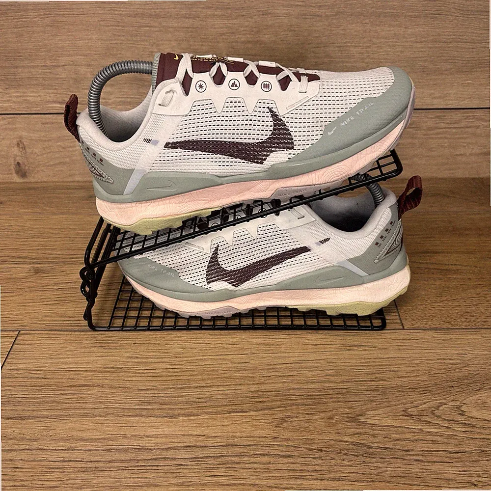 Nike Schuhe Damen Gr. UK 5 React Wildhorse Trail Road Running Weiß Pastell