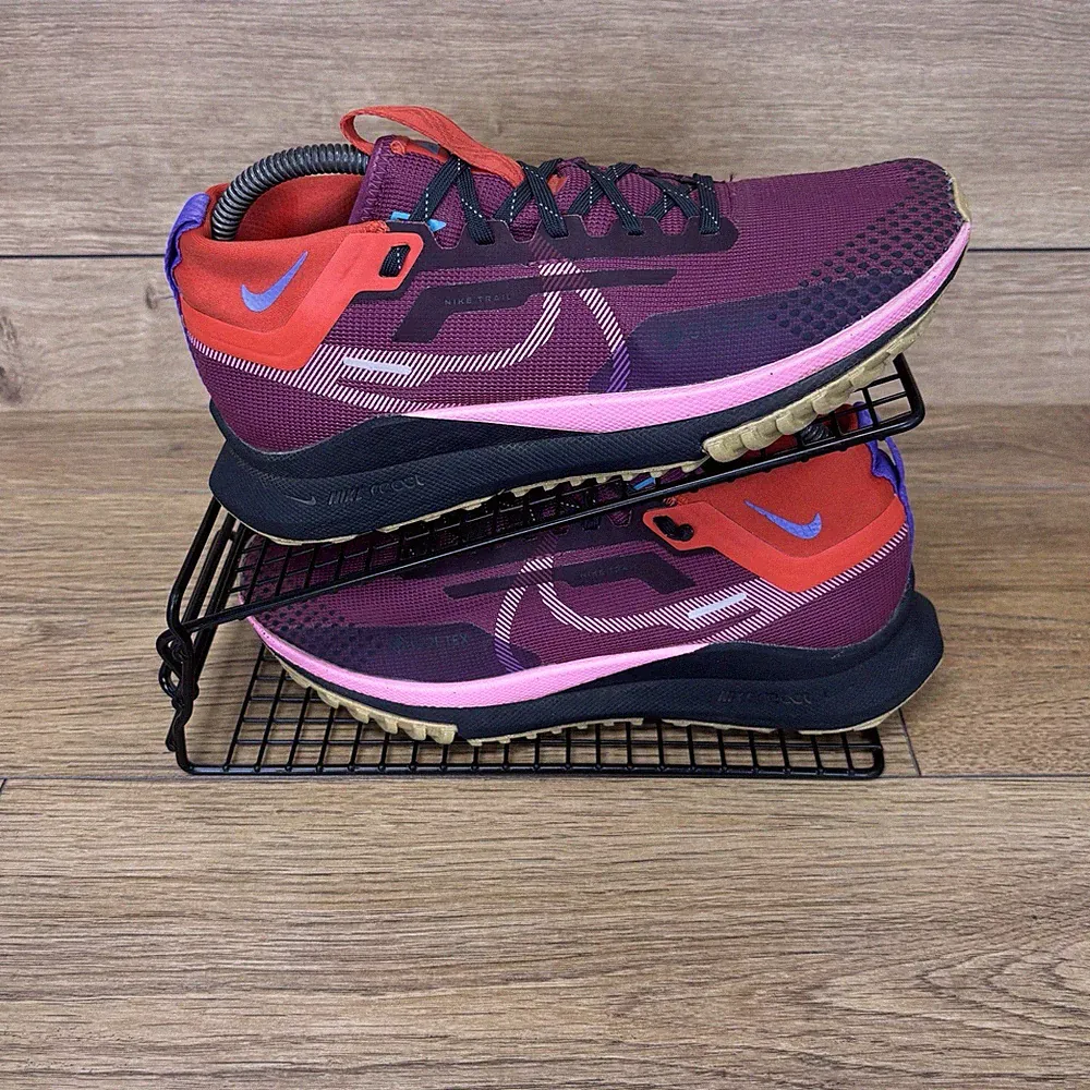Nike Schuhe Damen Größe UK 5 React Pegasus Trail 4 GTX wasserdicht Turnschuhe