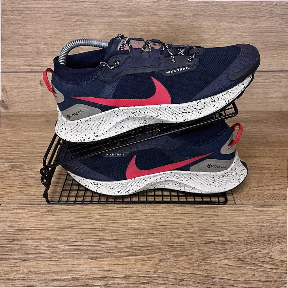 Nike Schuhe Damengröße UK 6 React Pegasus Trail 4 GTX marineblau wasserdicht Turnschuhe