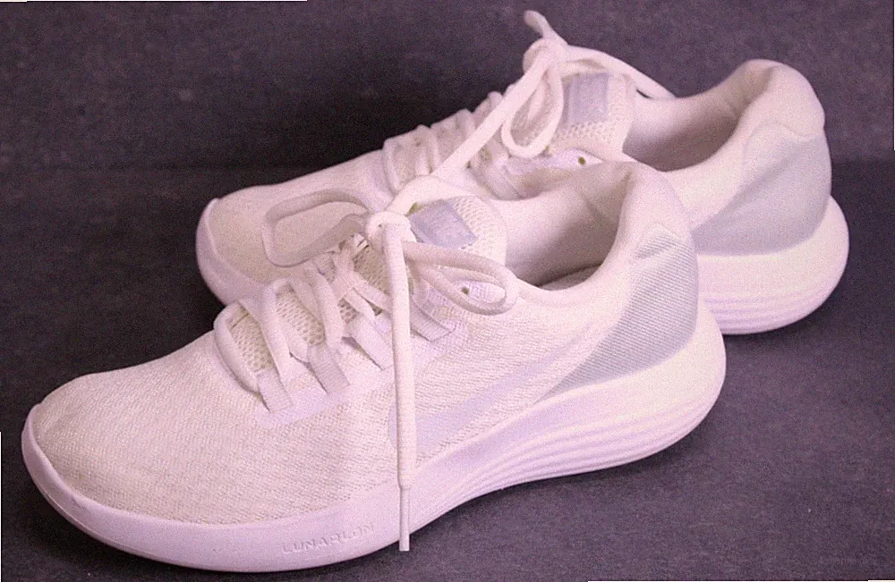 Nike Sneaker Lunarconverge Damen Sportschuhe Gr. 36,5 weiß Mesh Laufschuhe BS659