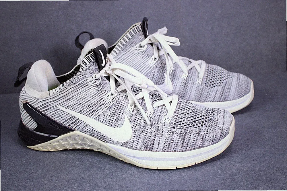 Nike Sneaker Metcon DSX Flyknit Laufschuhe Damen Gr. 40,5 schwarz weiß CH1-161