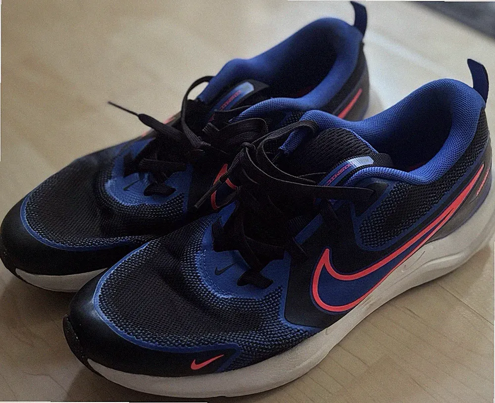 NIKE - Stylische und Qualitative Unisex- Laufschuhe Gr. 40 / Top Zustand!