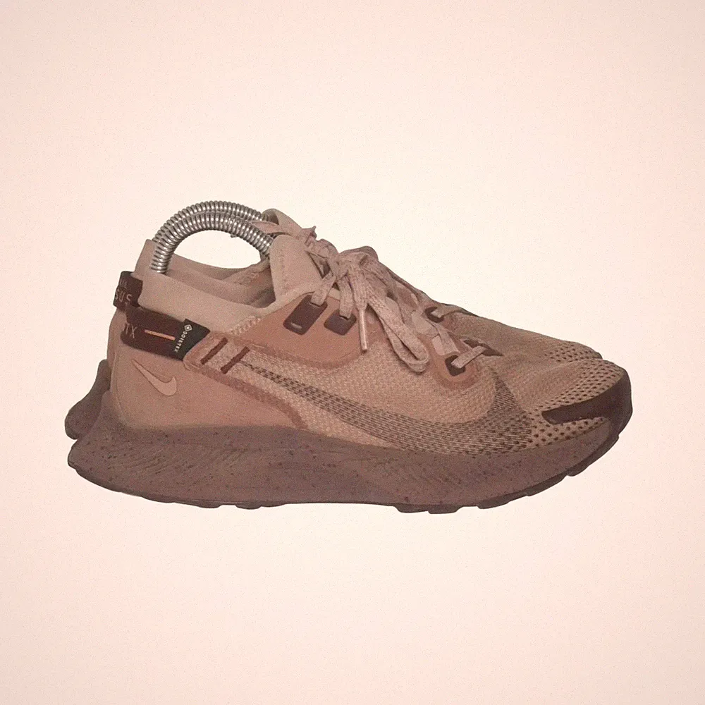 Nike Trail, Laufschuhe, Größe: 38 1/2, Trail Pegasus, Beige/Braun, Damen #KCA