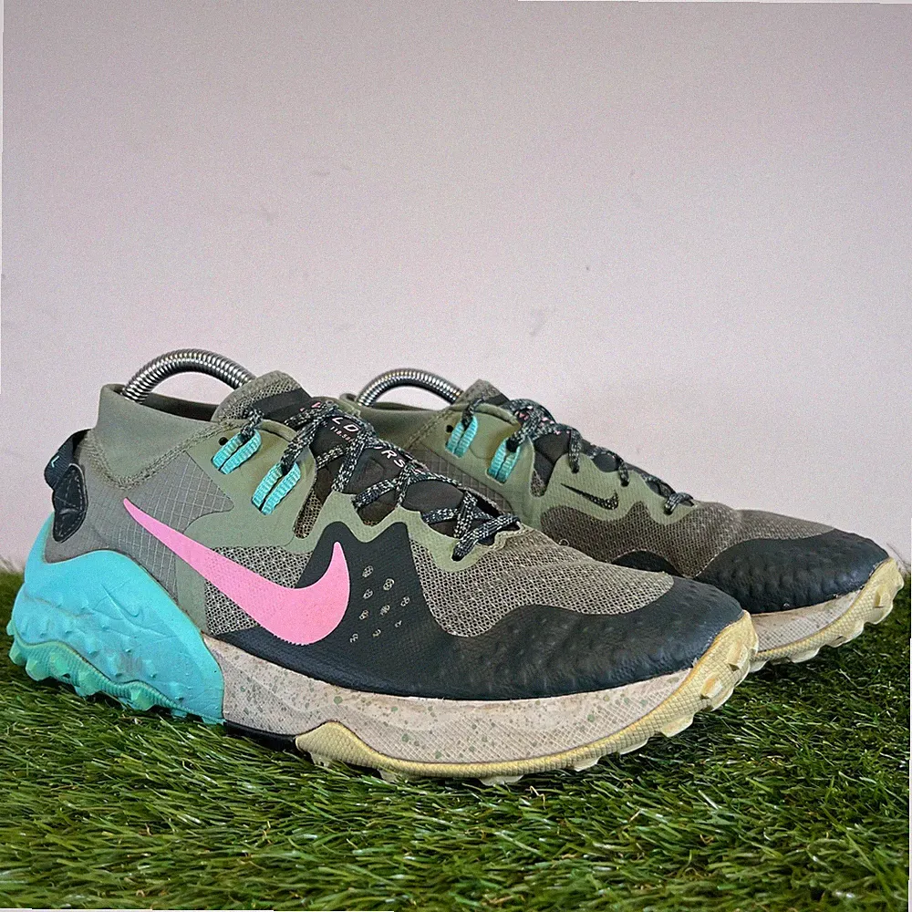 Nike Trailrunning Turnschuhe Größe UK 6,5 Damen Pegasus Trail 3 Schuhe Wandern