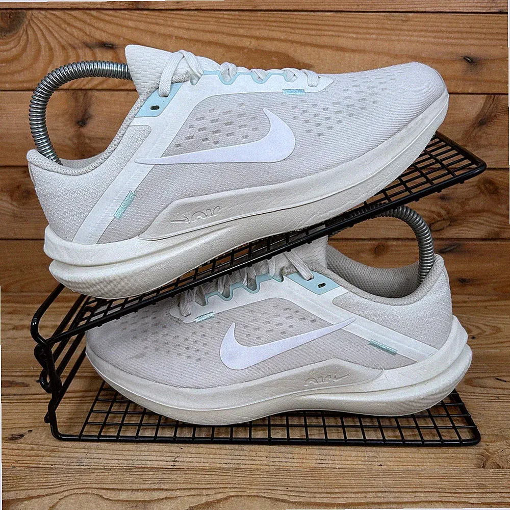 Nike Turnschuhe Damen Größe UK 3,5 Air Winflo 10 weiß hell elfenbein Laufschuhe