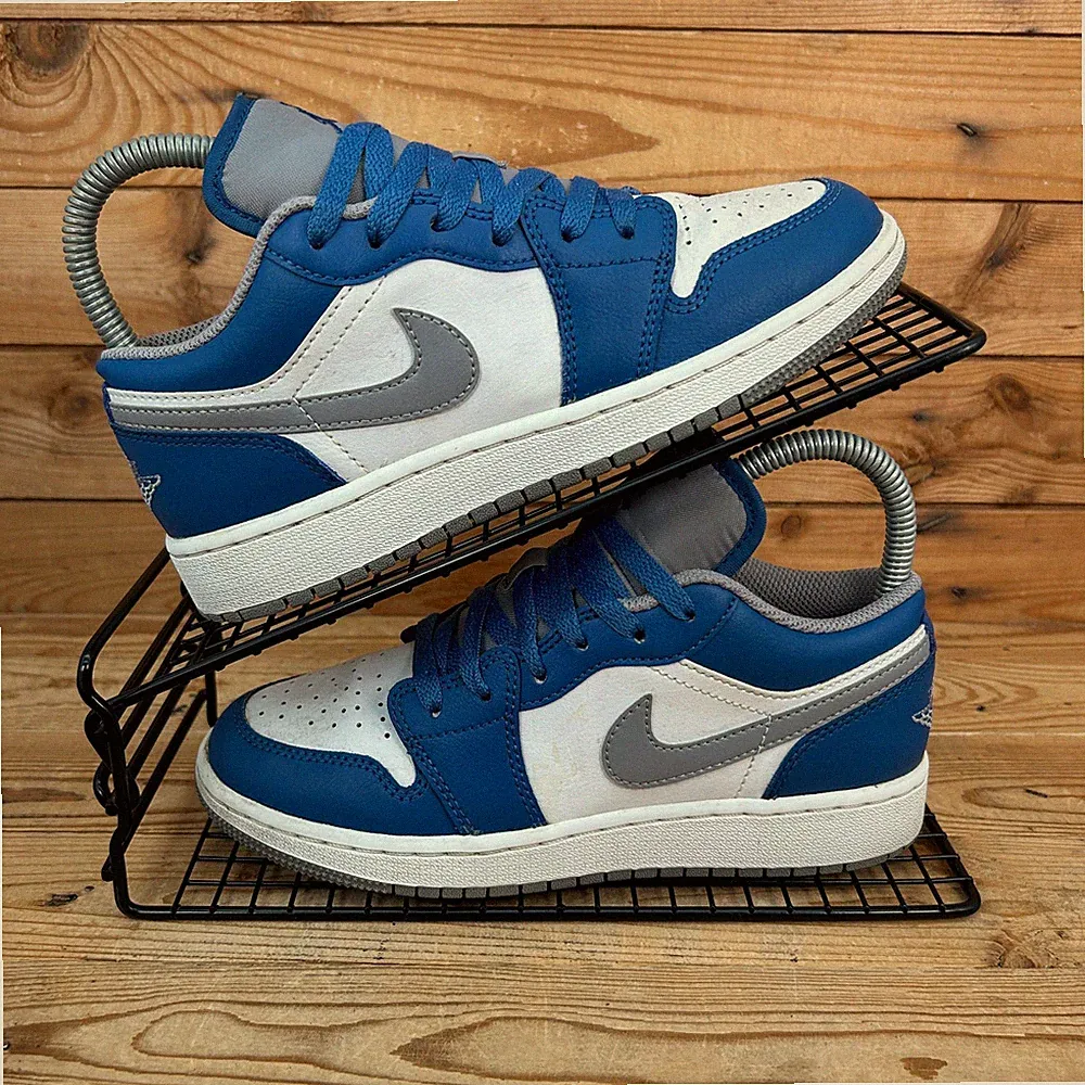 Nike Turnschuhe Damen Größe UK 3 Air Jordan 1 Low True Blue Leder Schuhe Jugend