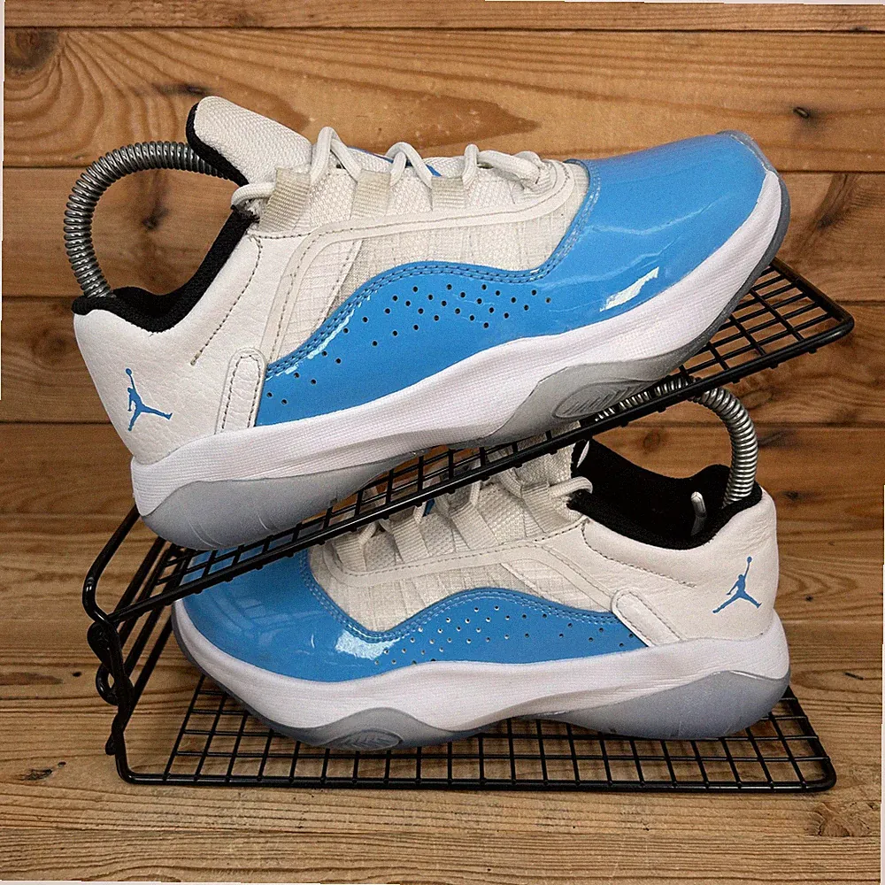 Nike Turnschuhe Damen Größe UK 3 Jordan 11 CMFT weiß universistisch blau Schuhe Jugend