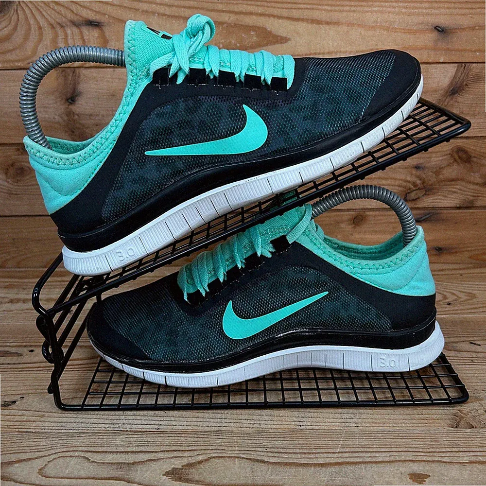 Nike Turnschuhe Damen Größe UK 4 Free 3.0 schwarz türkis mintgrün Barfußlaufschuhe