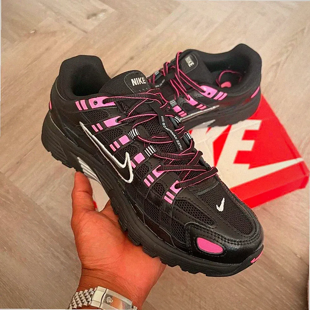 Nike Turnschuhe Damen Größe UK 4 P6000 Schwarz Pink Metallic Silber Mesh Schuhe GS