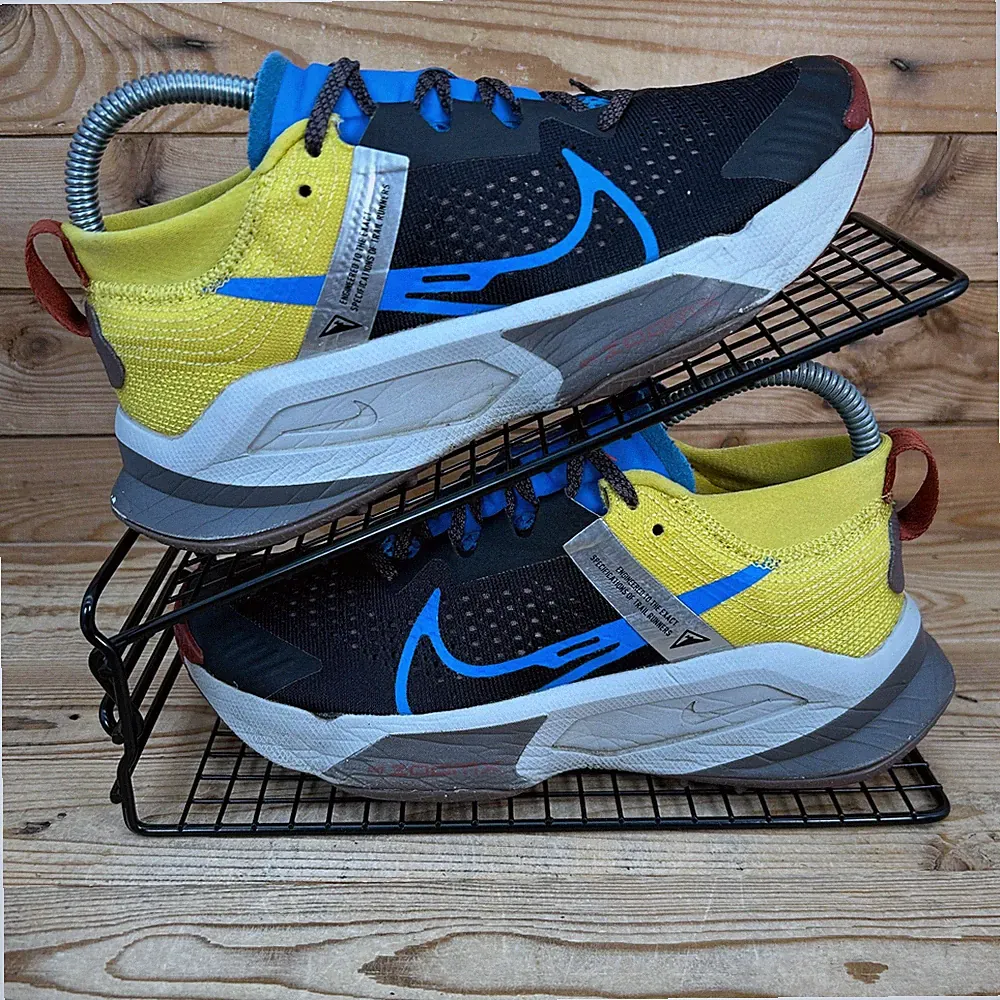 Nike Turnschuhe Damen Größe UK 4 ZoomX Zegama schwarz Trailrunning Wanderschuhe