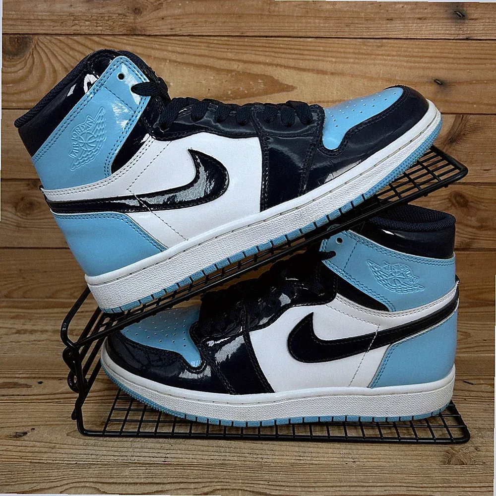 Nike Turnschuhe Damen Größe UK 5,5 Air Jordan 1 High UNC Patent Basketballschuhe