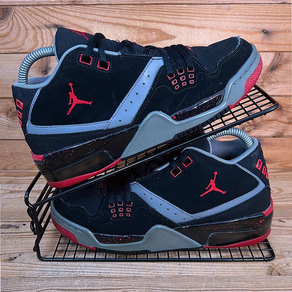 Nike Turnschuhe Damen Größe UK 5,5 Air Jordan Floght 23 Bred schwarz rot Schuhe GS