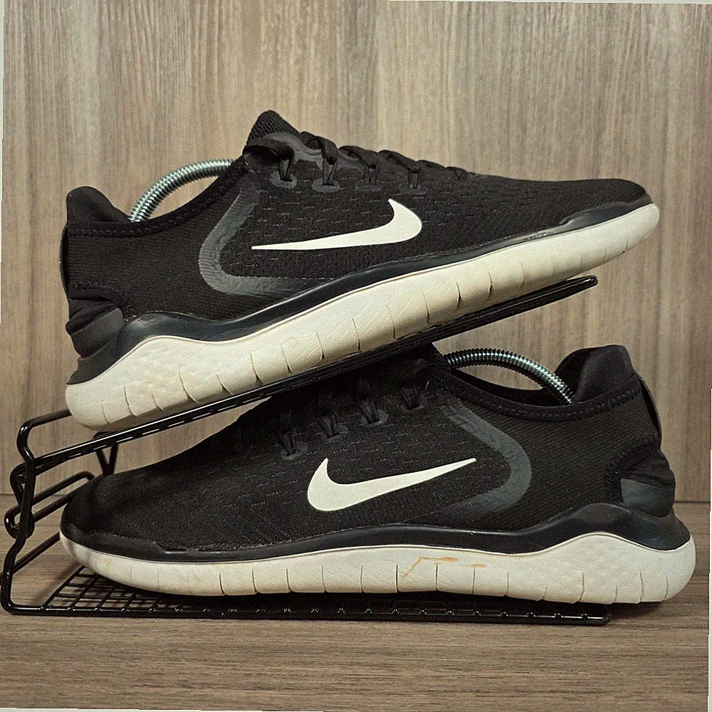 Nike Turnschuhe Herren Größe UK 10 Free RN 2018 schwarz weiß Barfuß Laufen Fitnessschuhe