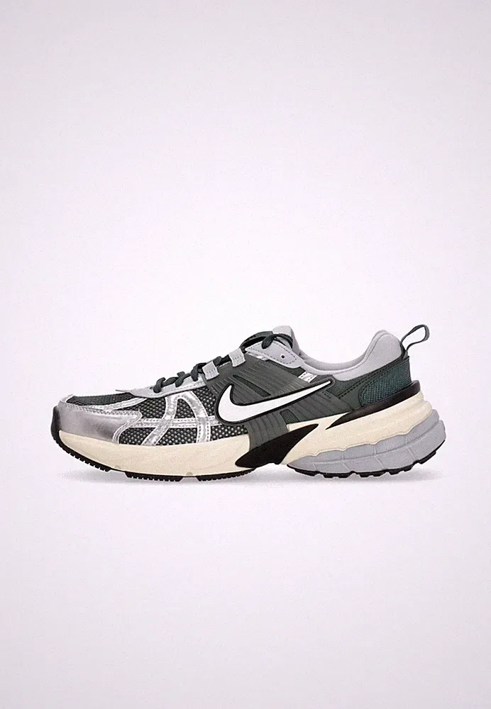 Nike V2k Run Damen Sneaker Running Gymnastik Gr. 37,5 Grün Silber