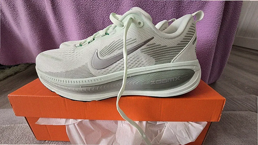 Nike Vomero 18 Damen-Laufschuhe