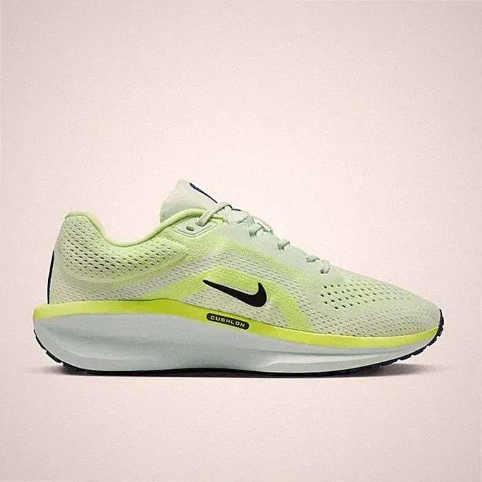 Nike Winflo 11 Straßenlaufschuhe Größe 7 grün UVP 100 £ brandneu LETZTES PAAR