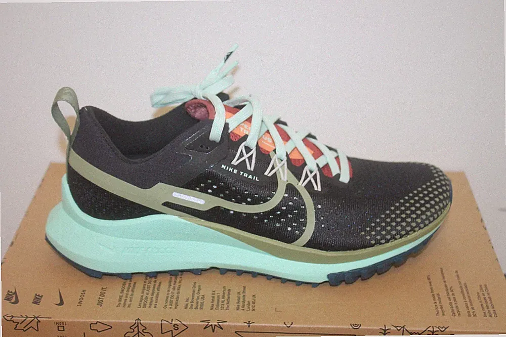 Nike WMNS React Pegasus Trail 4 Damen Running Lauf Schuhe Schwarz Grün 38 38,5