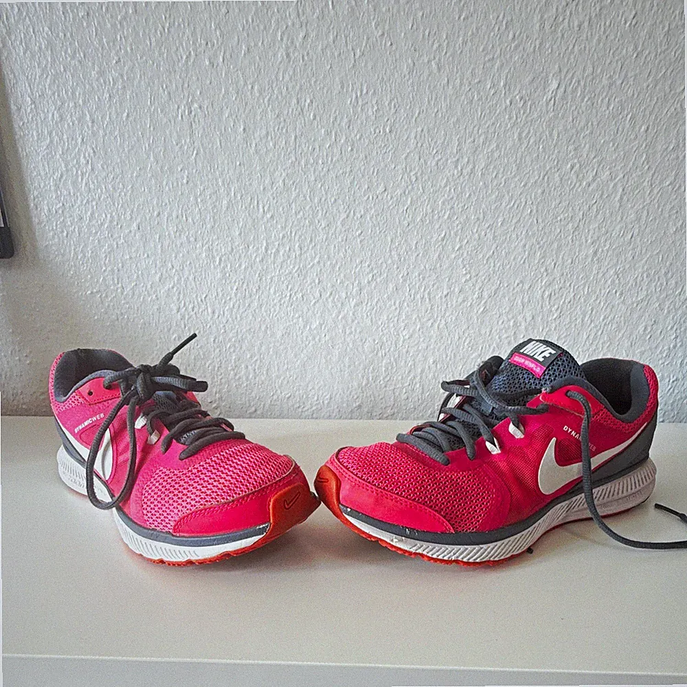 Nike Zoom Winflo Damen Laufschuhe Sneaker Mesh Rosa/Grau/Weiß EU 40,5